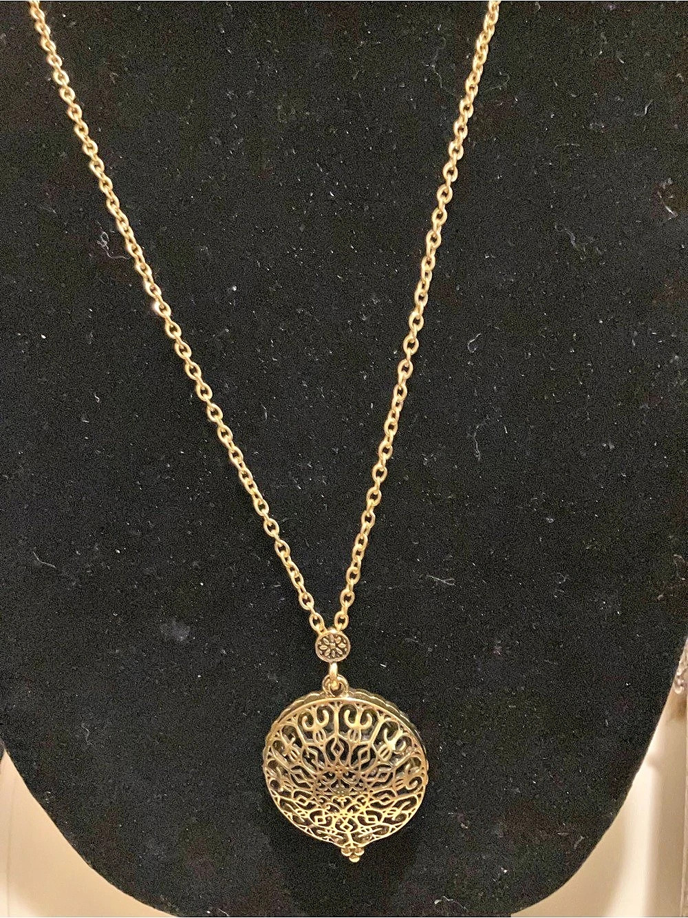 Gold-Tone  Magnifier GlassFiligree Pendant Necklace